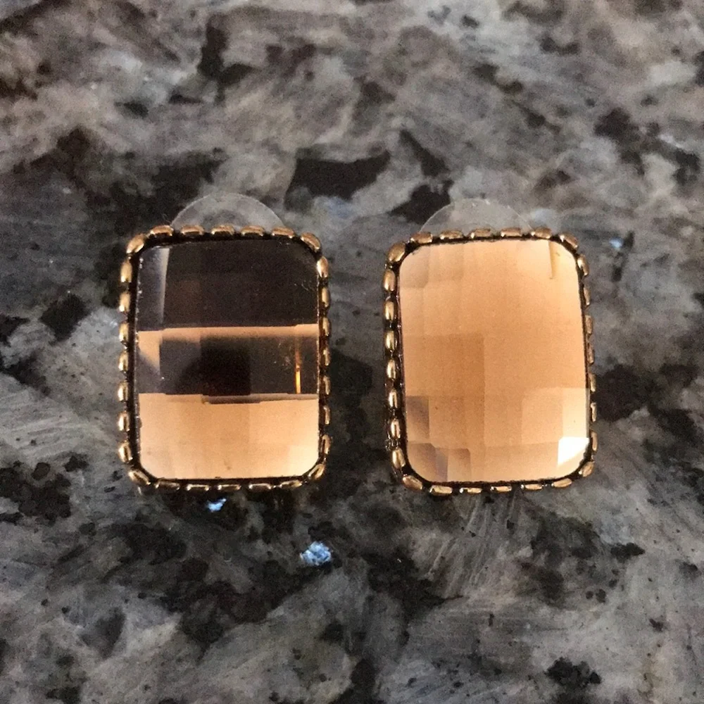 Gold tone faceted topaz fashion earrings - Picture 3 of 4